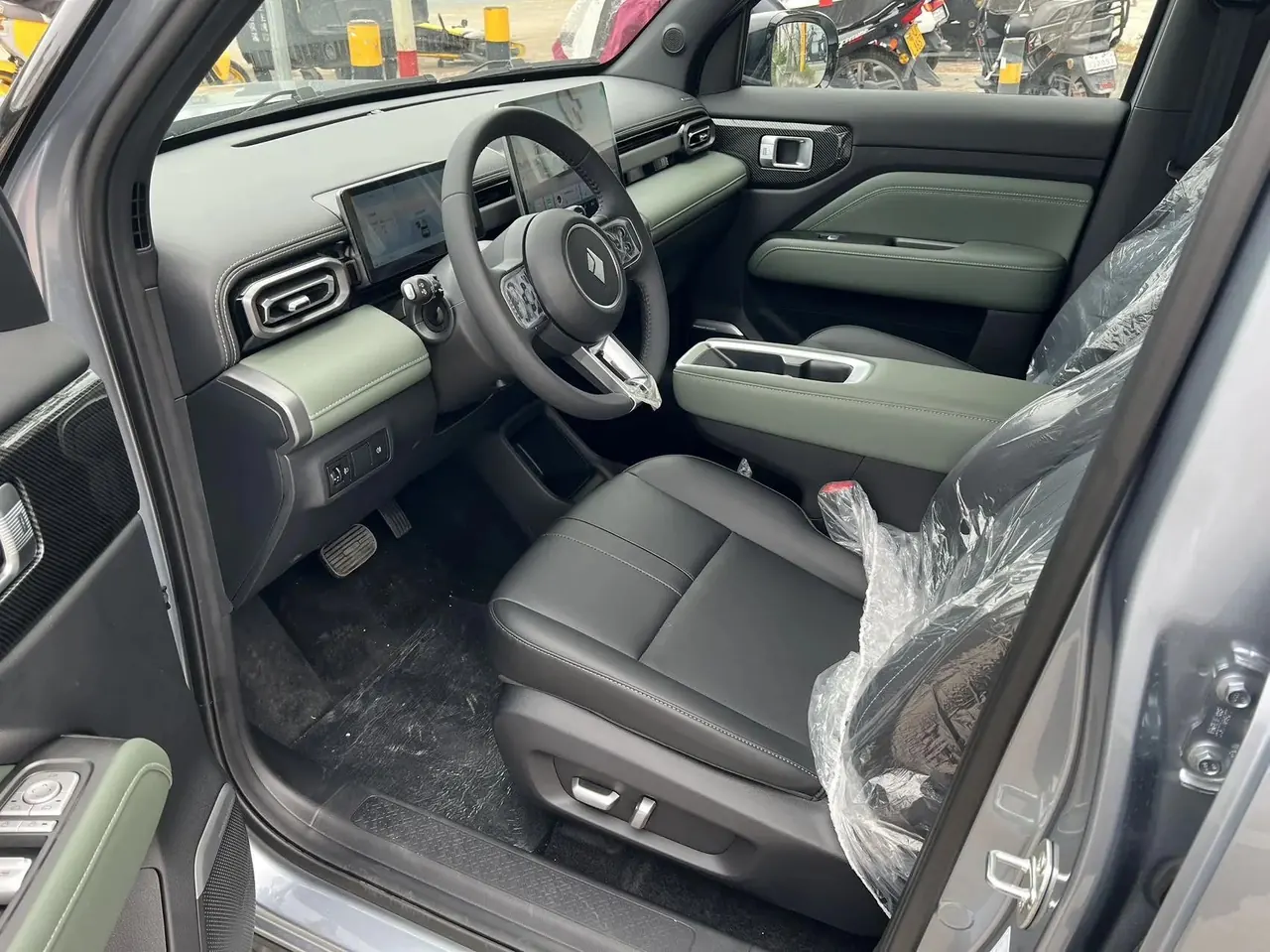 BaoJun 2026 Yueyou Plus 301km Flagship Automatic Gear 4