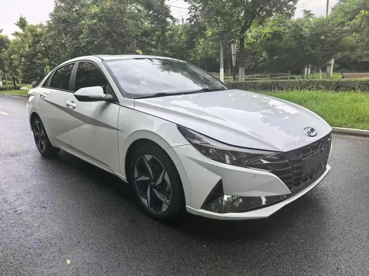 Elantra 2022 1.5L CVT TOP Ultimate Edition 3