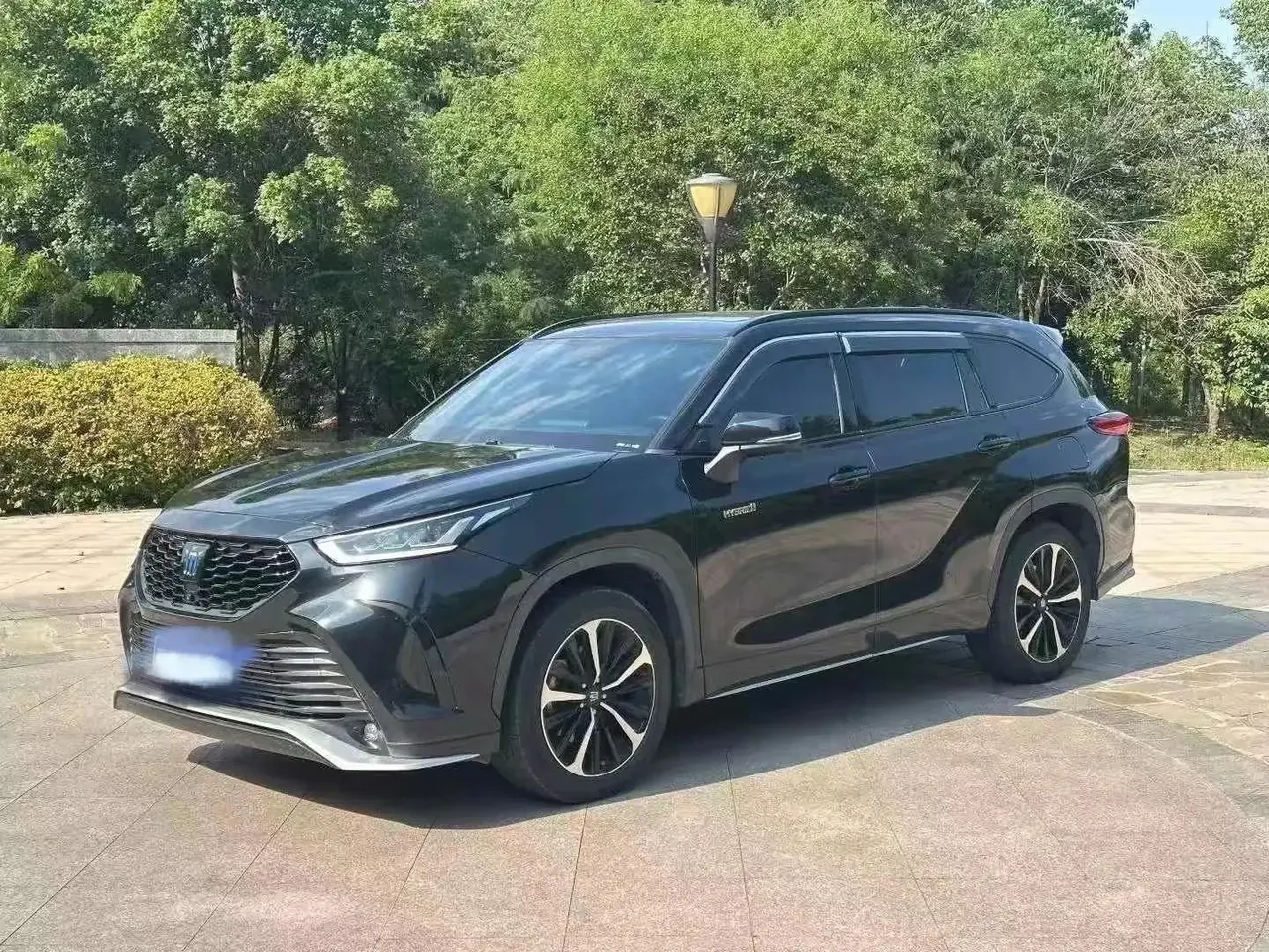 Open image lightbox: Crown Landfang 2022 2.5L HEV All-Wheel-Drive Flagship Edition