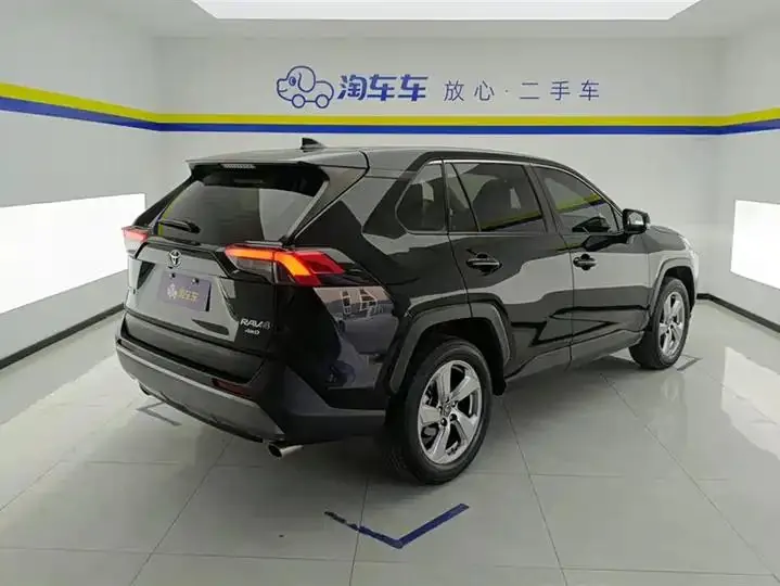 RAV4 Rongfeng 2021 2.0L CVT Four-wheel Drive Fashion PLUS Edition 3