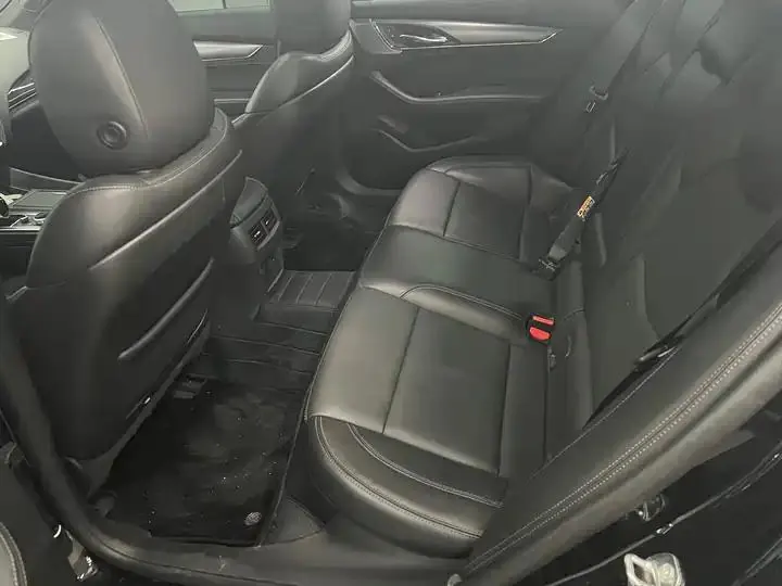 Cadillac CT5 2022 28T fashion model 6