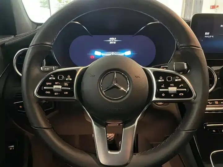 Mercedes Benz GLC Coupe 2023 GLC 260 4MATIC Coupe SUV 12