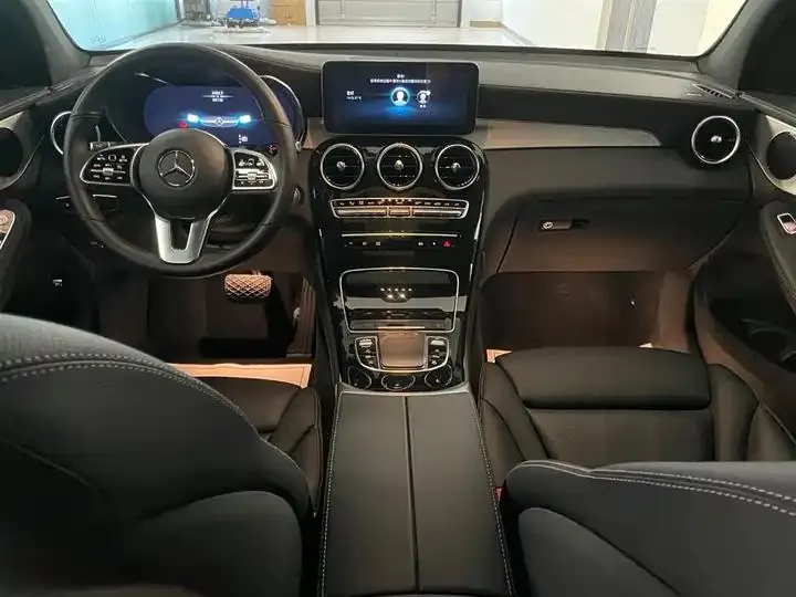 Mercedes Benz GLC Coupe 2023 GLC 260 4MATIC Coupe SUV 13