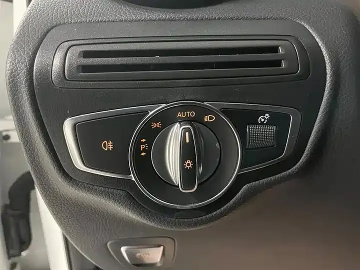 Mercedes Benz GLC Coupe 2023 GLC 260 4MATIC Coupe SUV 16