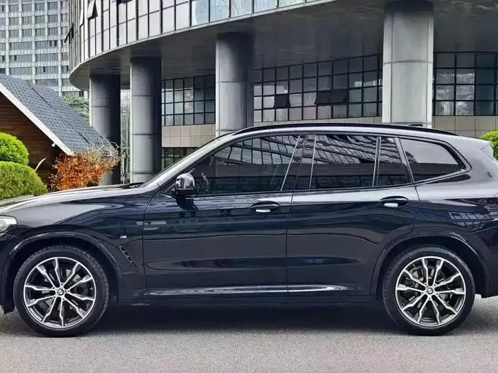 BMW X3 2022 xDrive30i Leading M Obsidian Night Suit 3