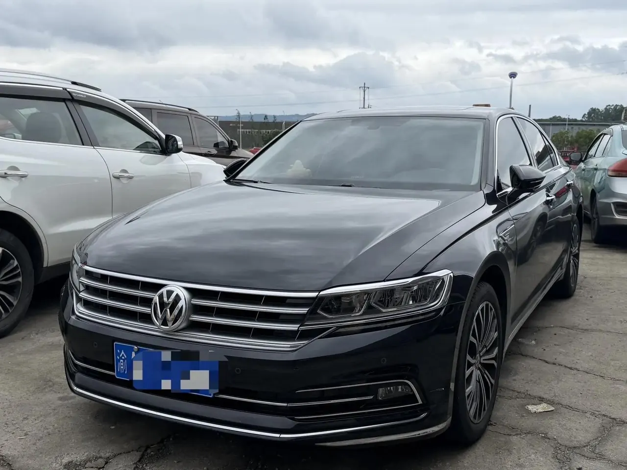 Open image lightbox: Phideon 2019 380TSI Front-Wheel-Drive Business Edition, China V Emission Standard