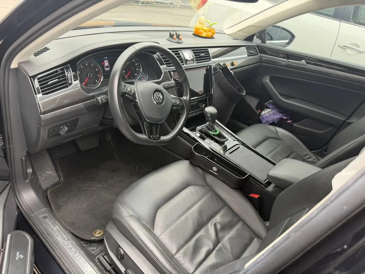 Phideon 2019 380TSI Front-Wheel-Drive Business Edition, China V Emission Standard 3