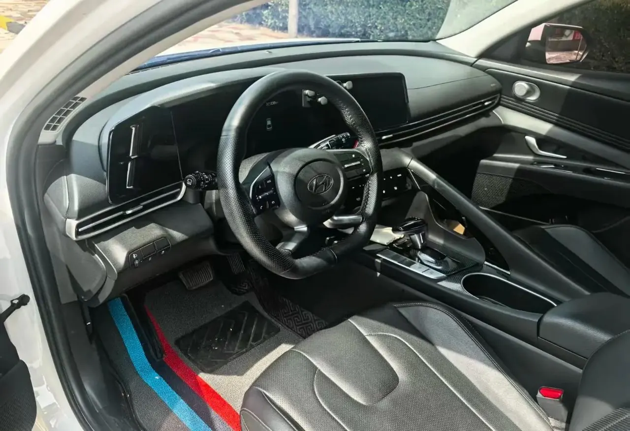 Elantra 2022 1.5L CVT GLX Elite Edition 3