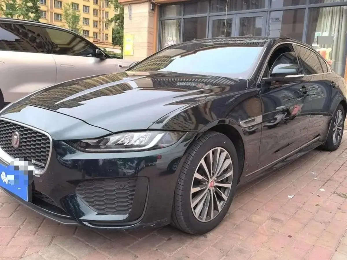 Jaguar XEL 2022 2.0T 200PS R-DYNAMIC Youth Sports Edition - View 1