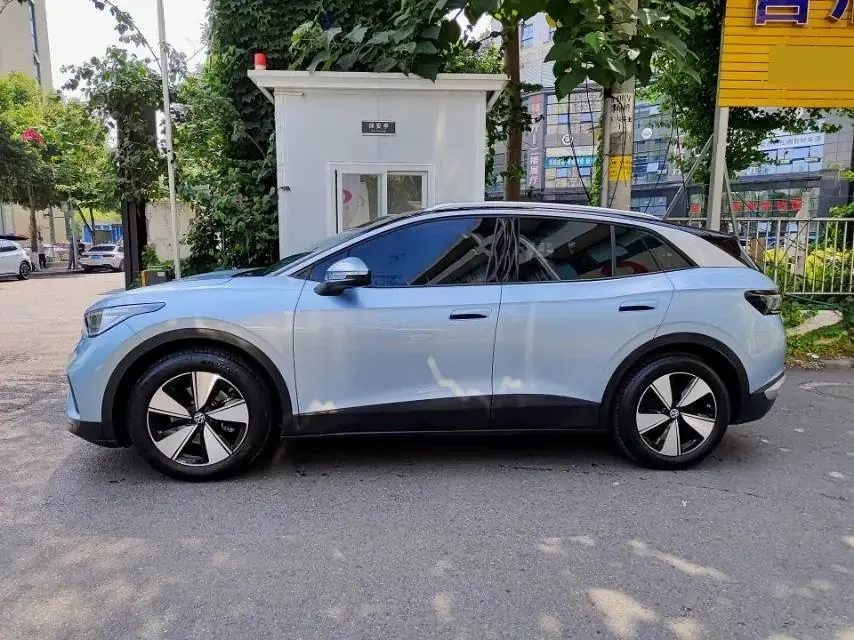 Volkswagen 2025 ID. 4 x Smart Model, Pure Intelligence Edition, Automatic Transmission 2