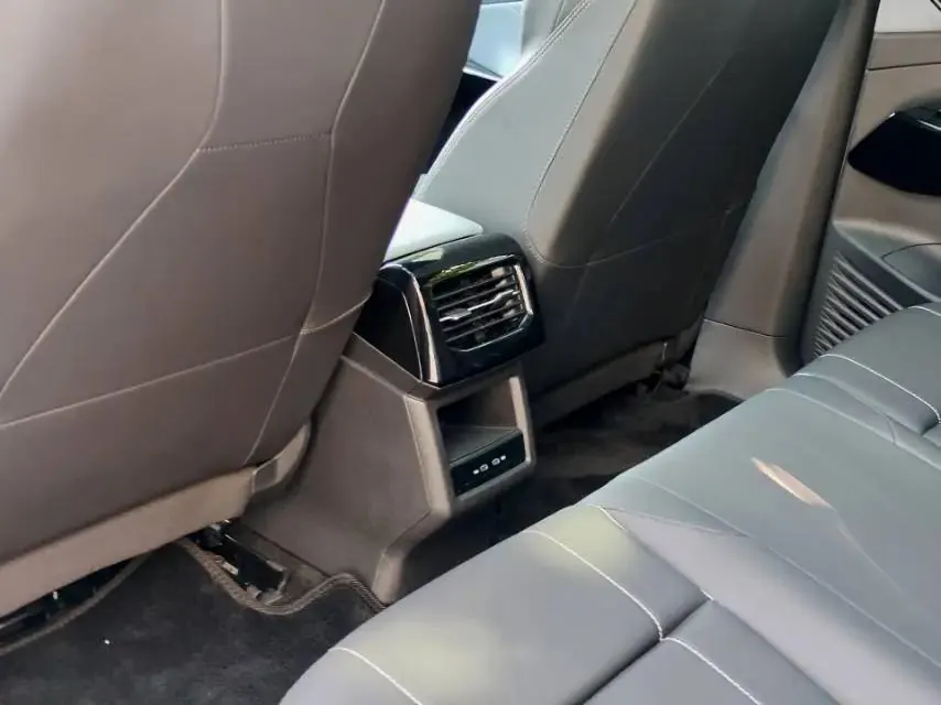 Volkswagen 2025 ID. 4 x Smart Model, Pure Intelligence Edition, Automatic Transmission 3