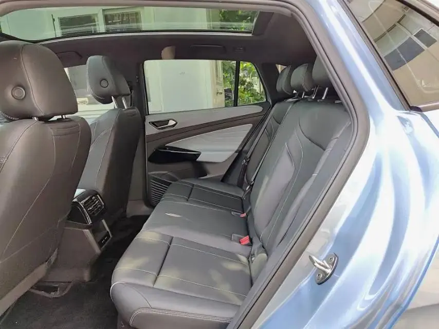 Volkswagen 2025 ID. 4 x Smart Model, Pure Intelligence Edition, Automatic Transmission 4