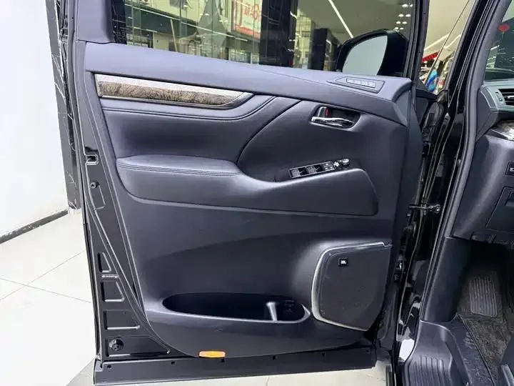 Alphard 2021 Dual-Engine 2.5L Prestige Edition 9