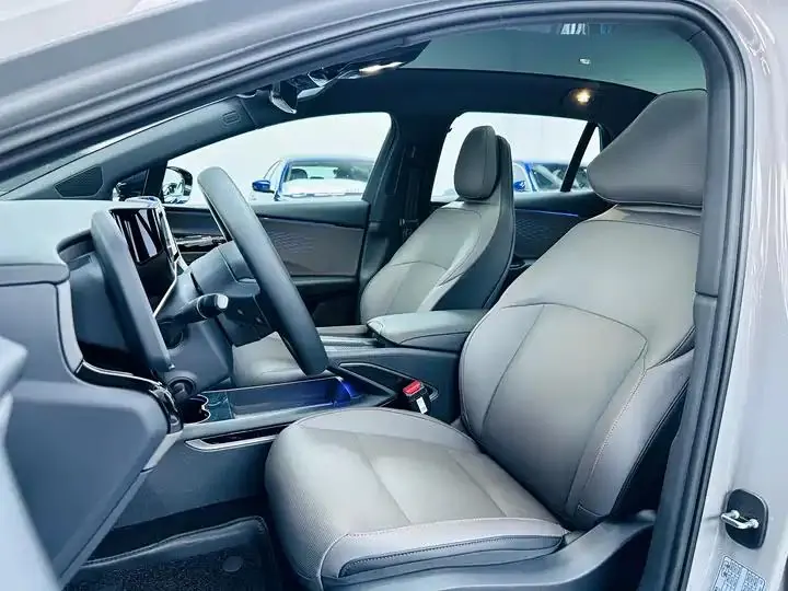 HongQi EH7 2025 640 4WD Smart Edition 10