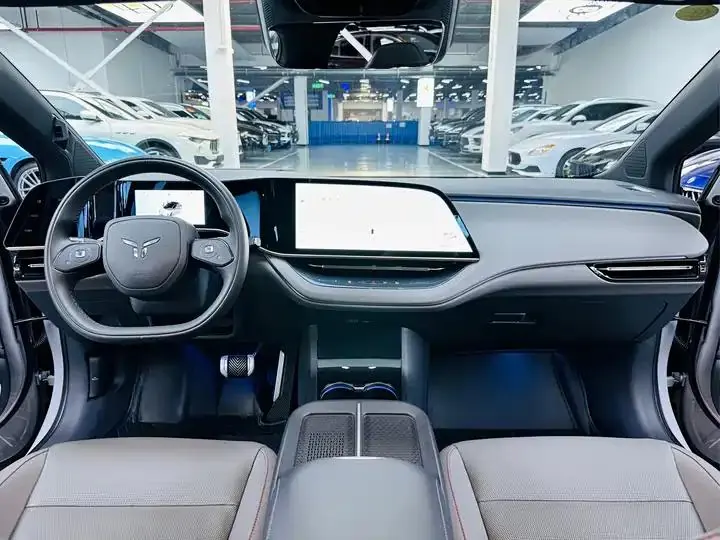 HongQi EH7 2025 640 4WD Smart Edition 6