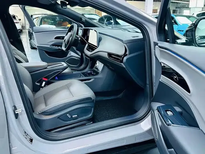 HongQi EH7 2025 640 4WD Smart Edition 8