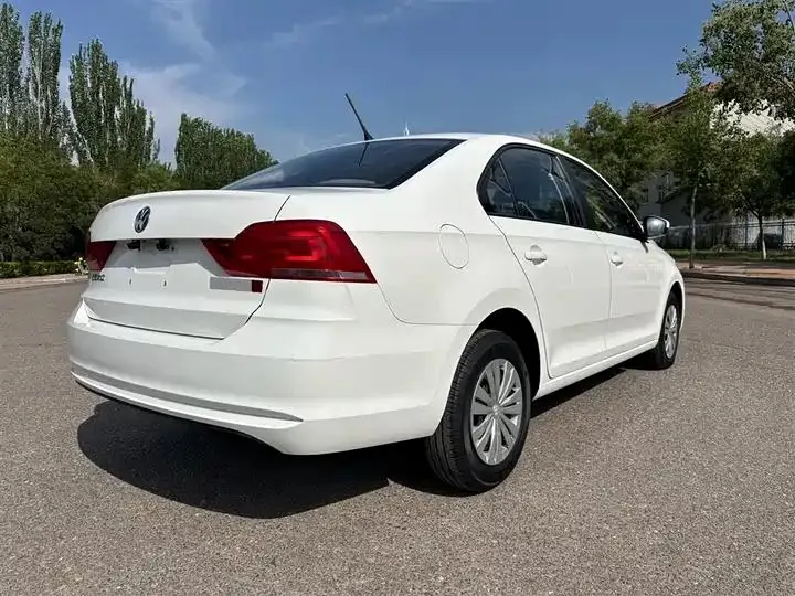 Santana 2019 1.5L Auto Fashion Edition Country VI 4