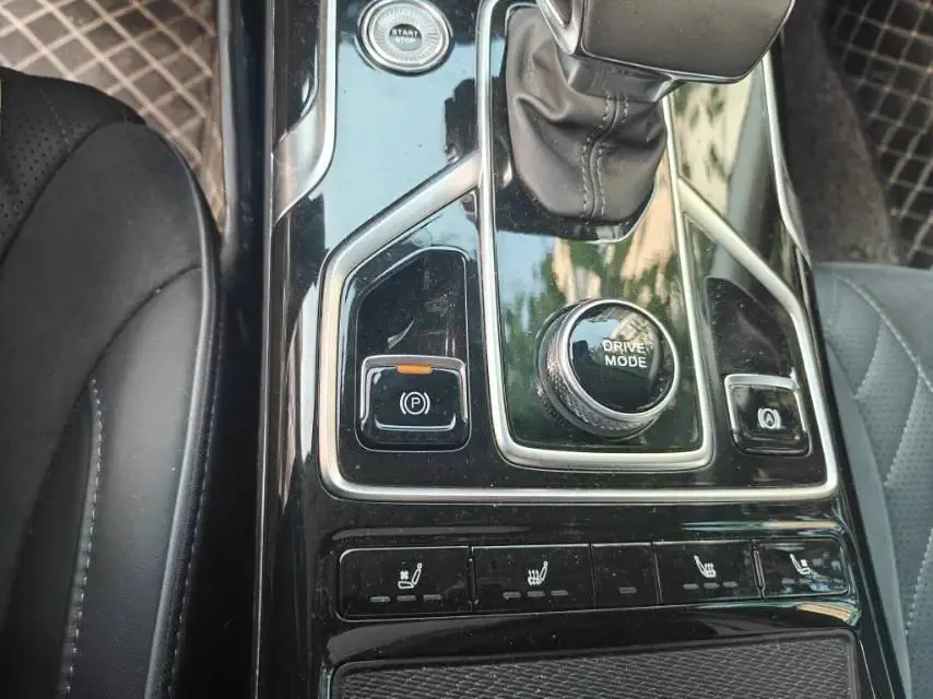 HongQi HS5 2019 2.0T Zhilian Flag Collar Four-wheel Drive Edition 5