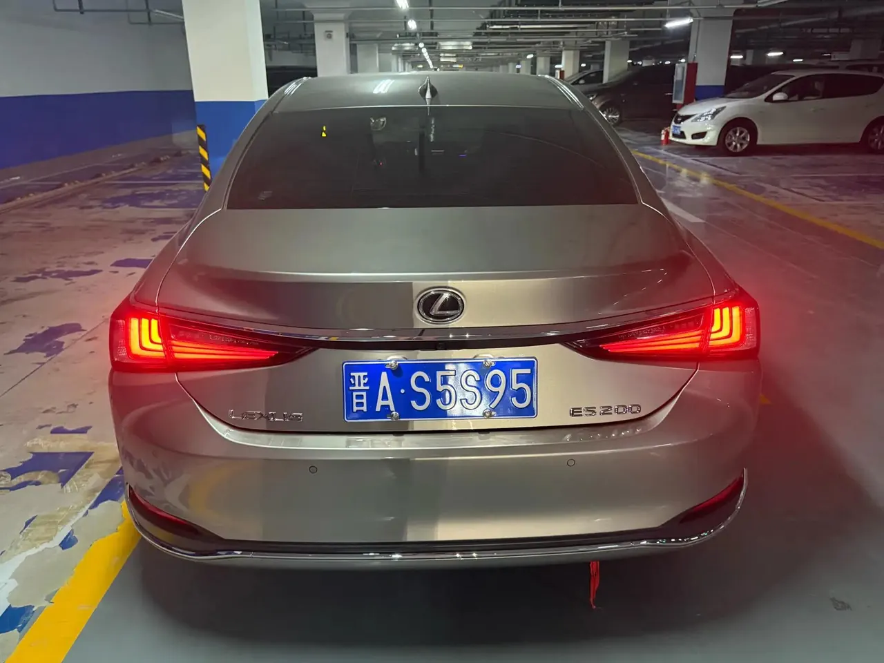 Lexus ES 2022 200 Executive Edition 10