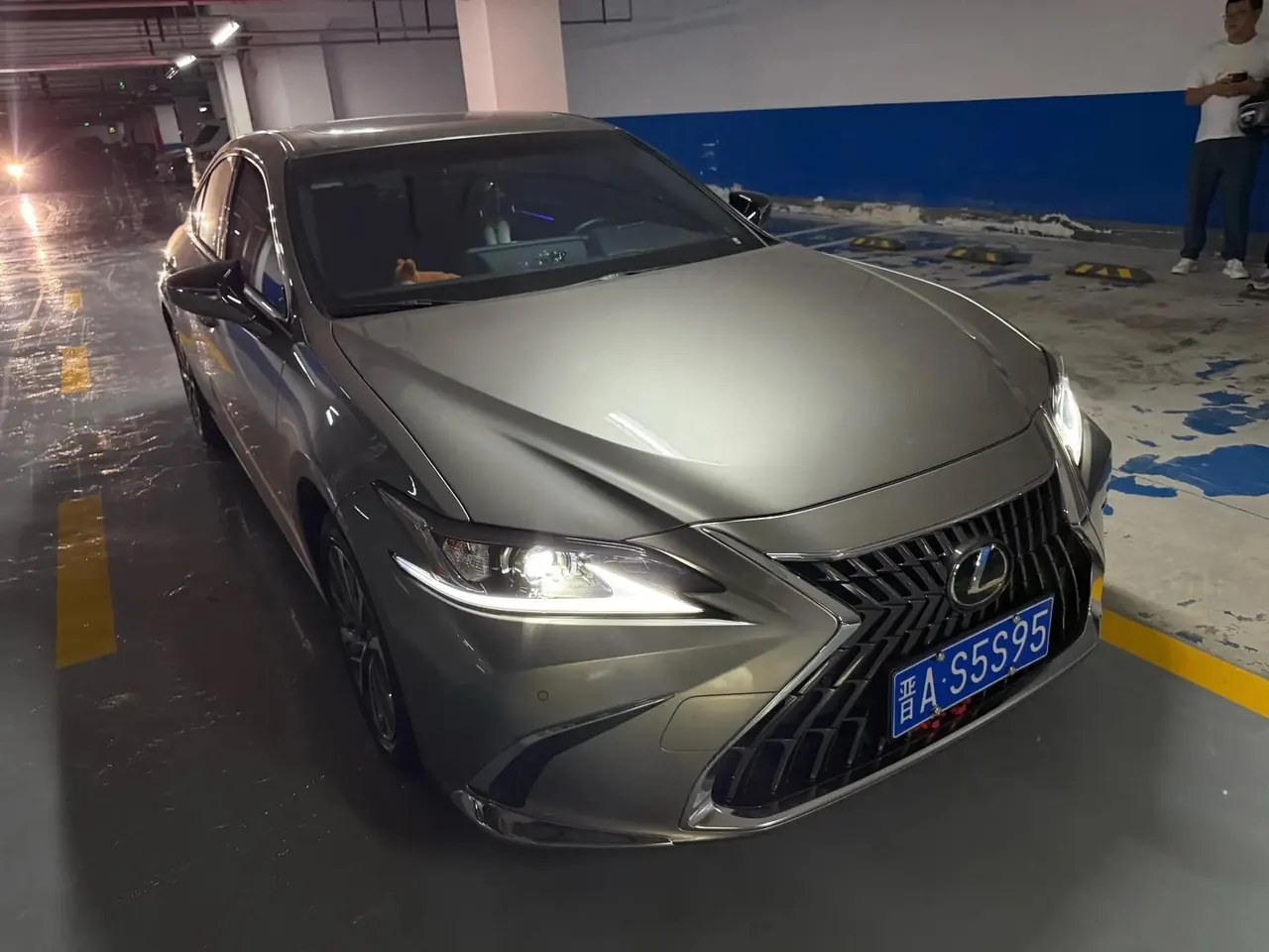 Lexus ES 2022 200 Executive Edition 3