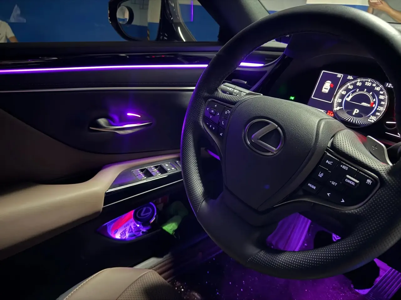 Lexus ES 2022 200 Executive Edition 8