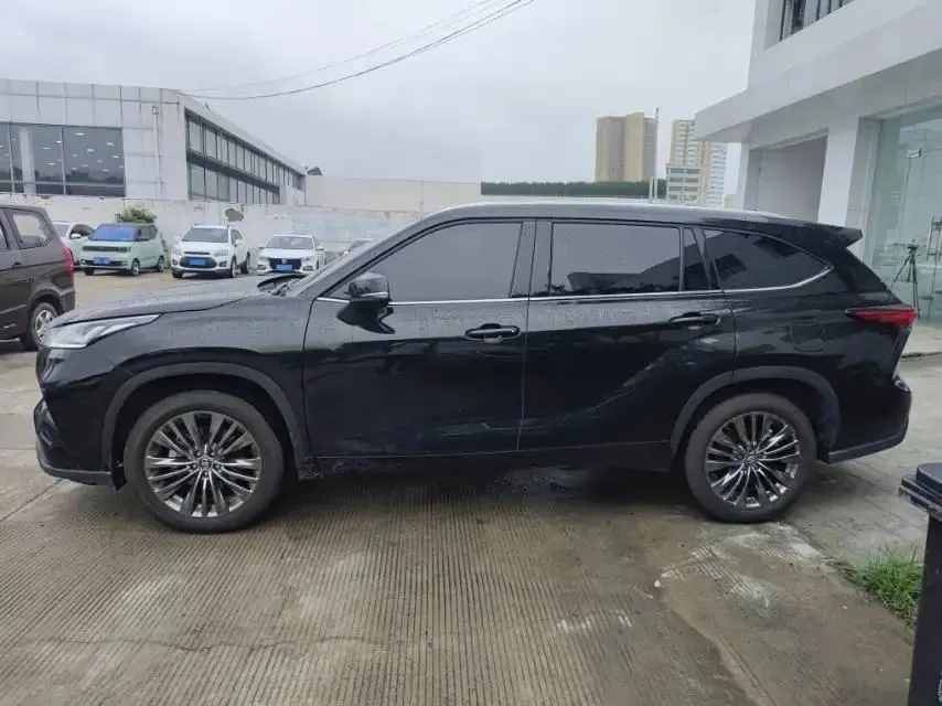Toyota 2026 Highlander Dual Engine 2.5 Stepless Intelligent Electric Hybrid Four-wheel Drive Premium Edition 7-seat Automatic Transmission 3