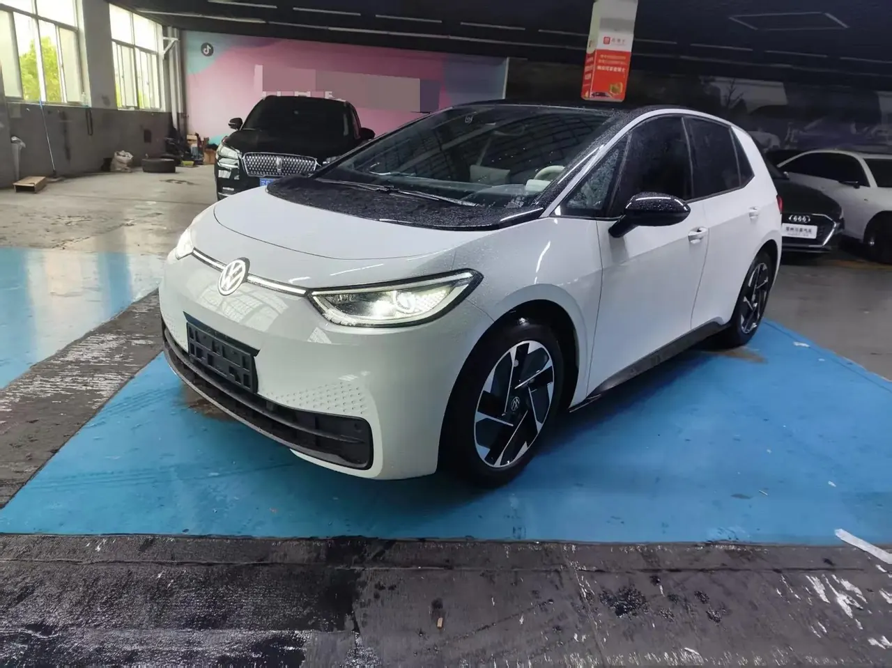 Volkswagen 2025 ID. 3 Smart Model, Ultra-Intelligent Version, Automatic Transmission - View 1