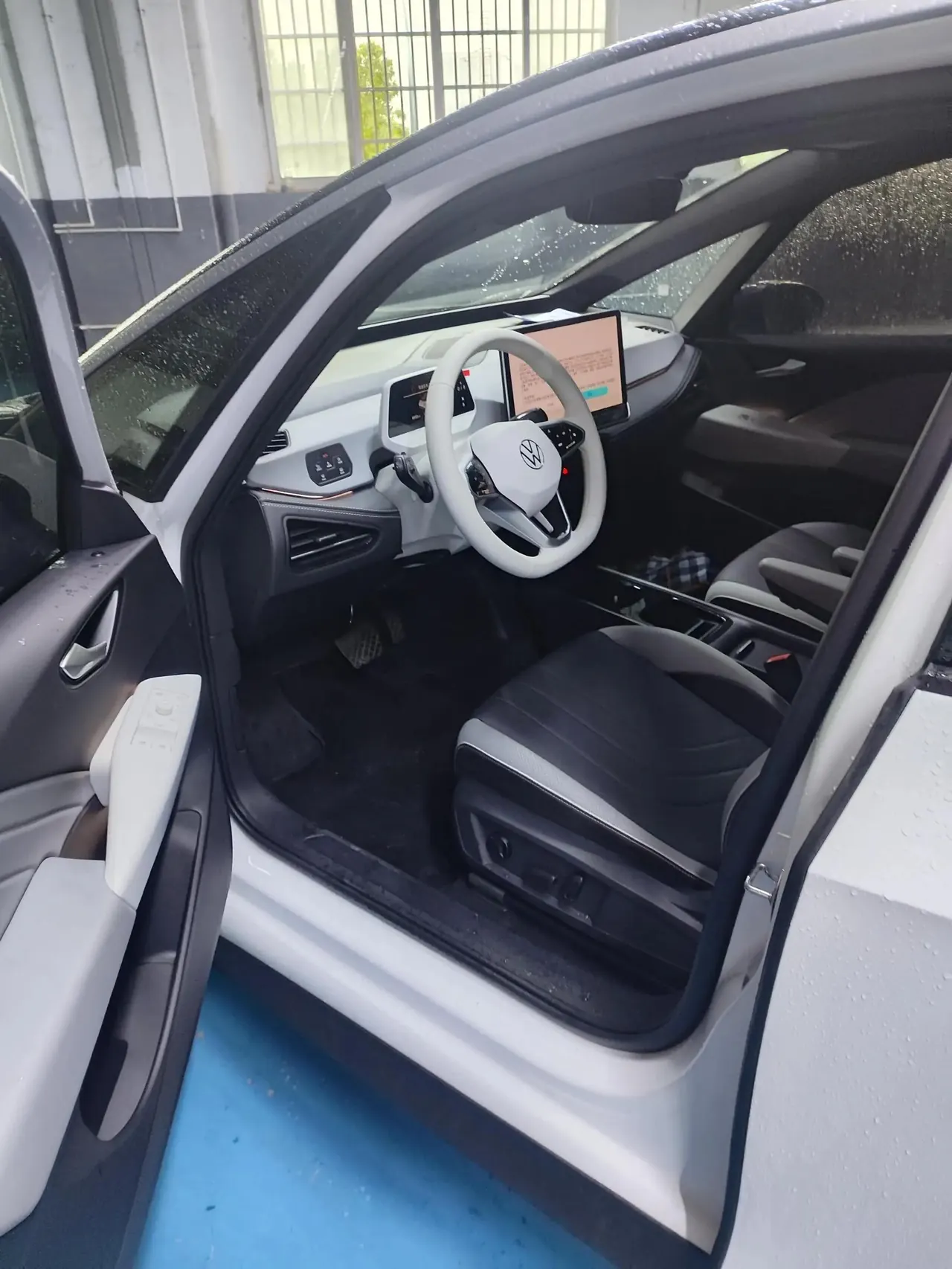 Volkswagen 2025 ID. 3 Smart Model, Ultra-Intelligent Version, Automatic Transmission 5