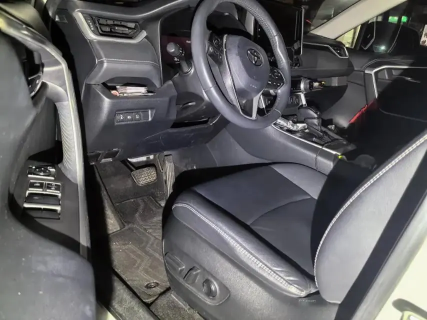RAV4 Rongfeng 2021 2.0L CVT Two-Drive Fashion Edition 2