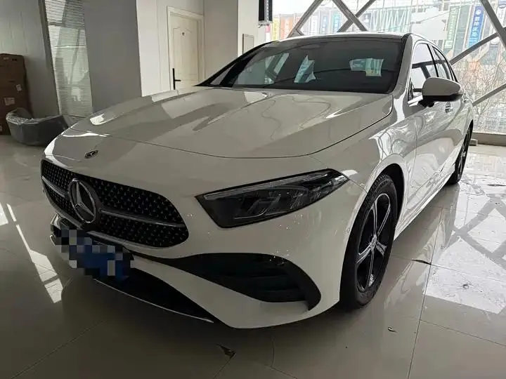 Mercedes Benz Class A 2025 A 200 L Fashion - View 1