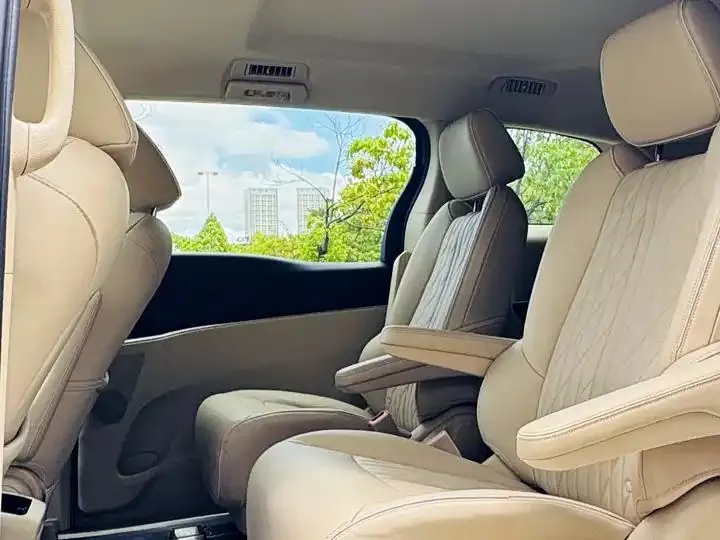 Buick GL8 2023 Land Business Class 652T Luxury Model 10