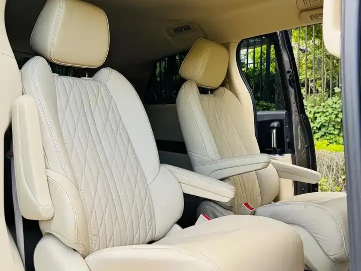 Buick GL8 2023 Land Business Class 652T Luxury Model 15