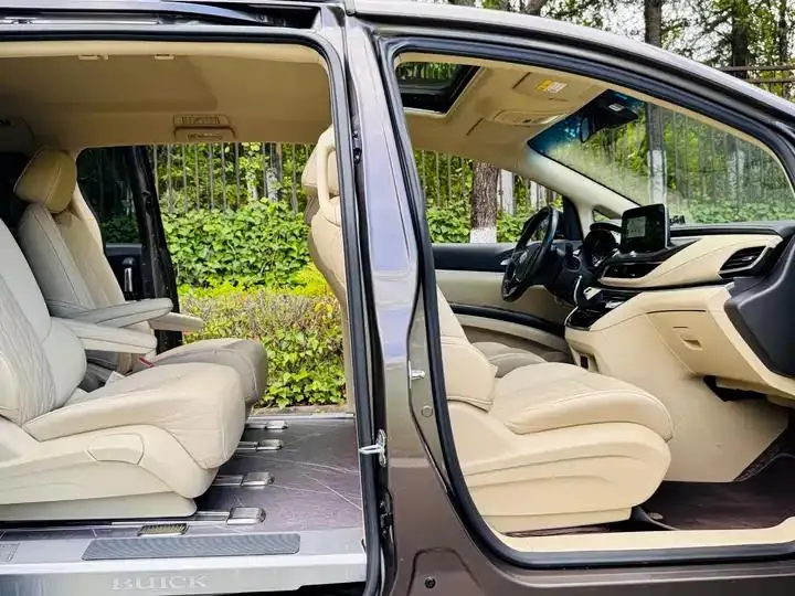 Buick GL8 2023 Land Business Class 652T Luxury Model 16
