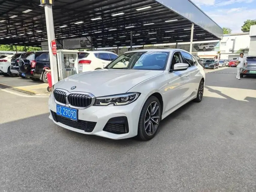 BMW 3 Series 2021 model, facelifted, 325Li M Sport Package - View 1
