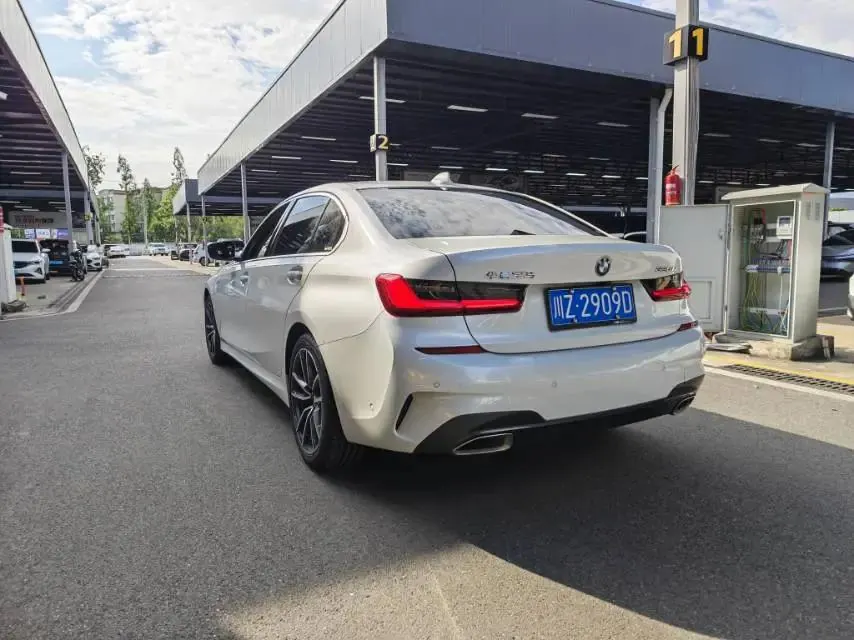 BMW 3 Series 2021 model, facelifted, 325Li M Sport Package 6
