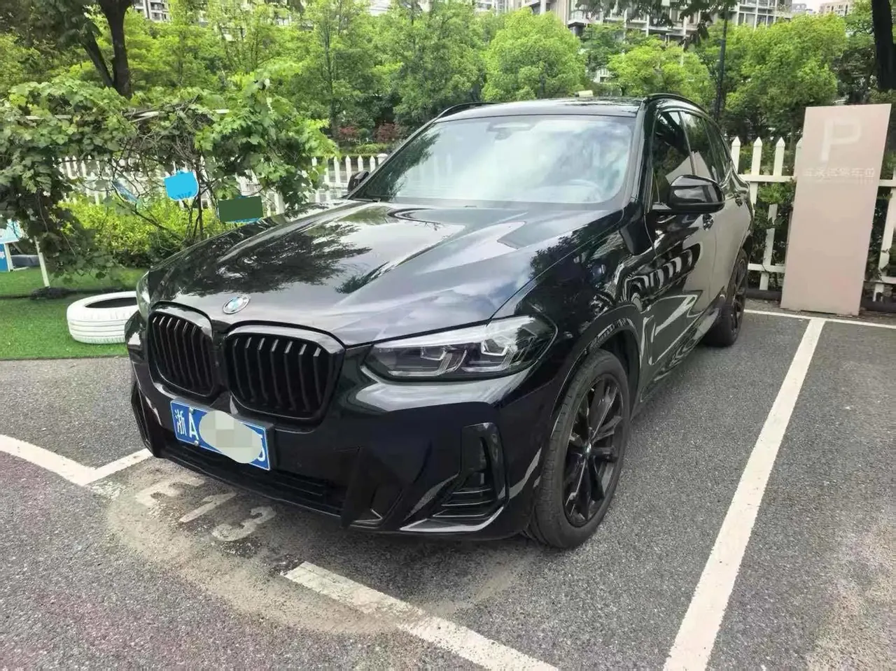 BMW X3 2022 facelift xDrive30i exclusive M obsidian night suit - View 1