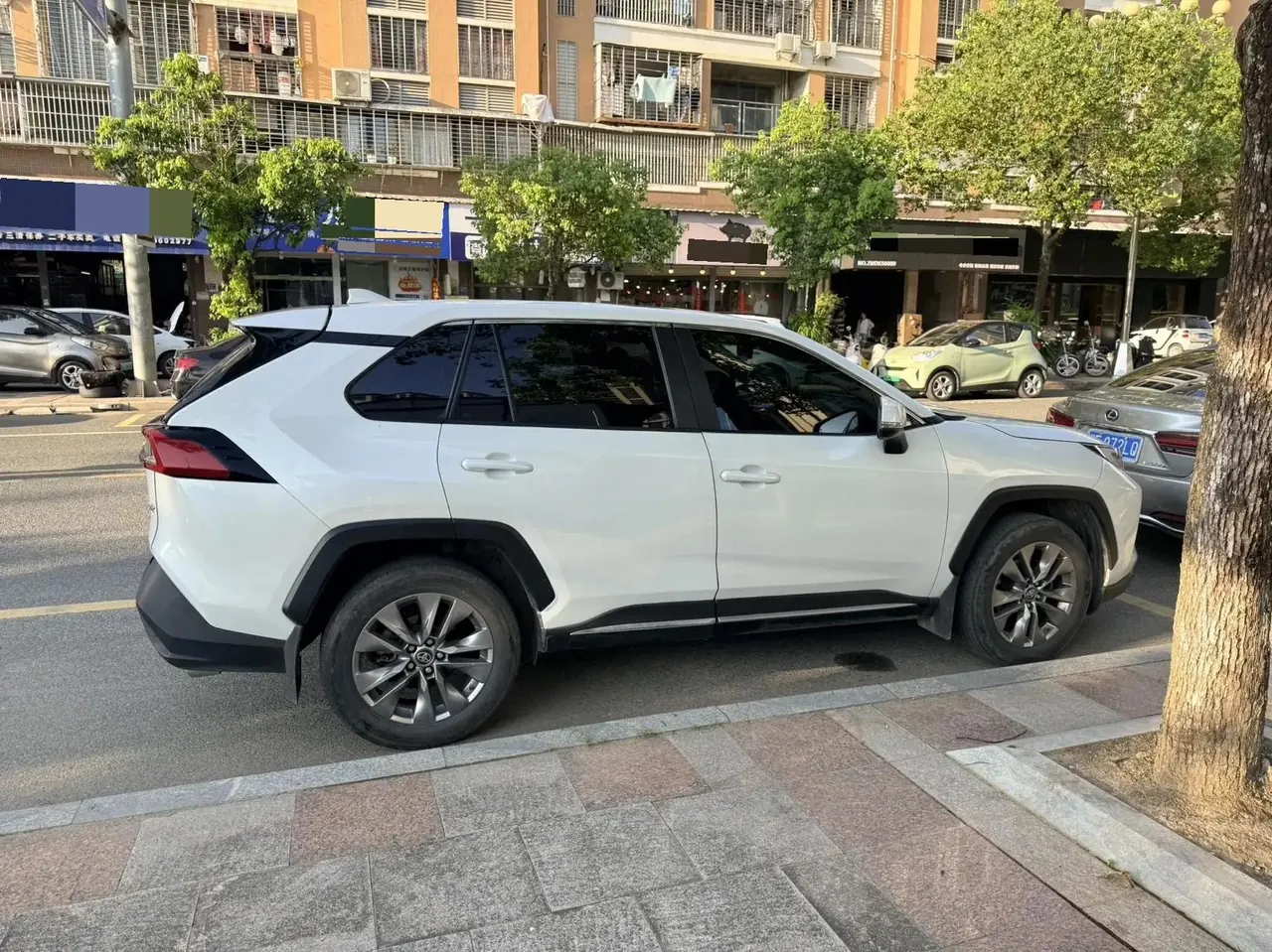 Wildlander 2020 2.0L CVT Front-Wheel-Drive Luxury Edition 3