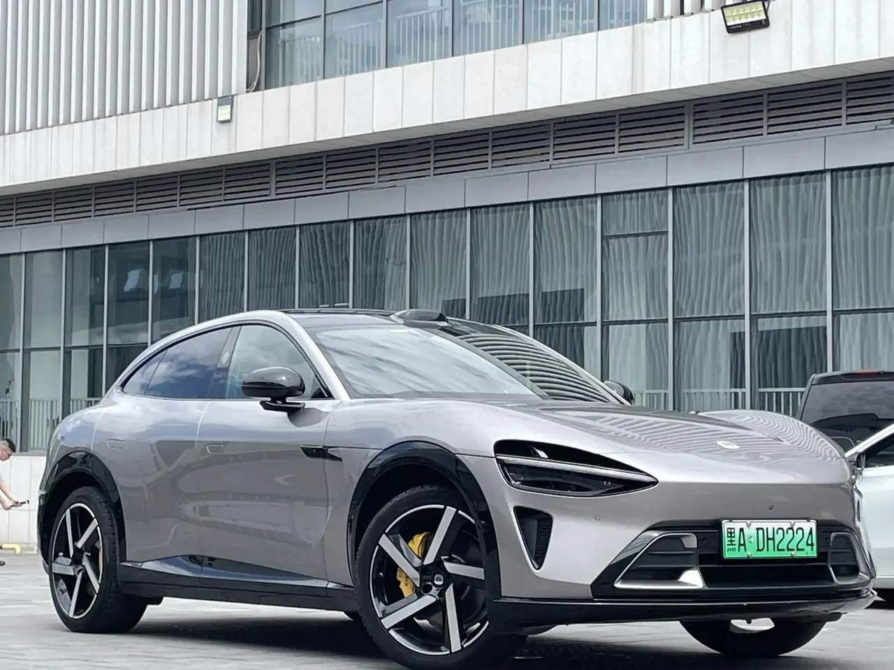 MI YU7 2025 model, long-range rear-wheel-drive version 2