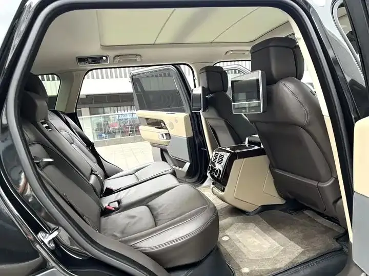 Range Rover 2021 3.0 L6 Hands-on Lengthen Classic Edition 9