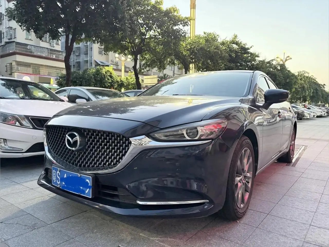 Atz 2021, 2.0L Blue Sky Fashion Edition - View 1