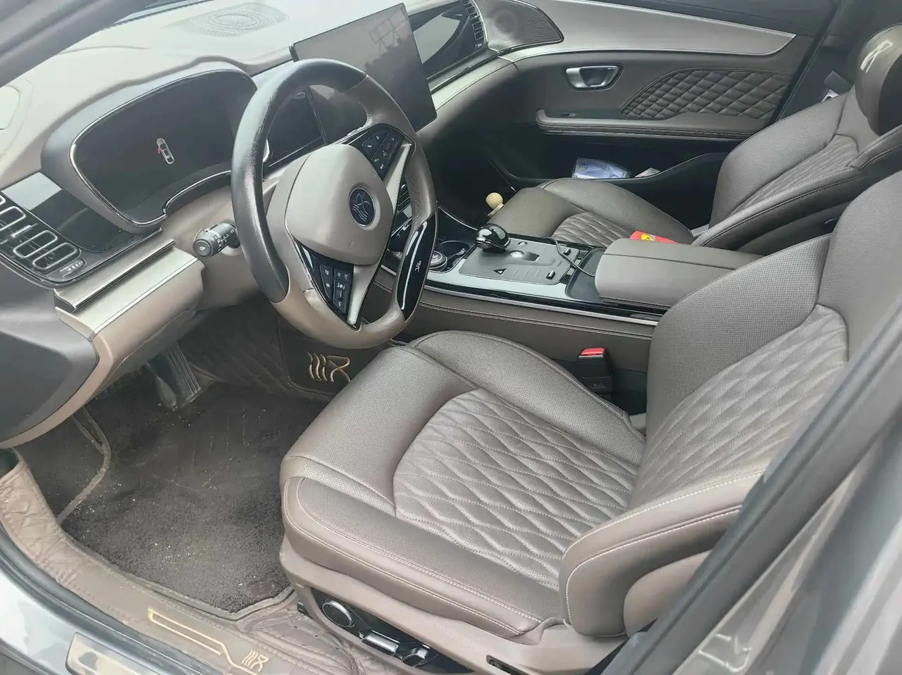 Han 2022 DM-i 121KM honorable model 4