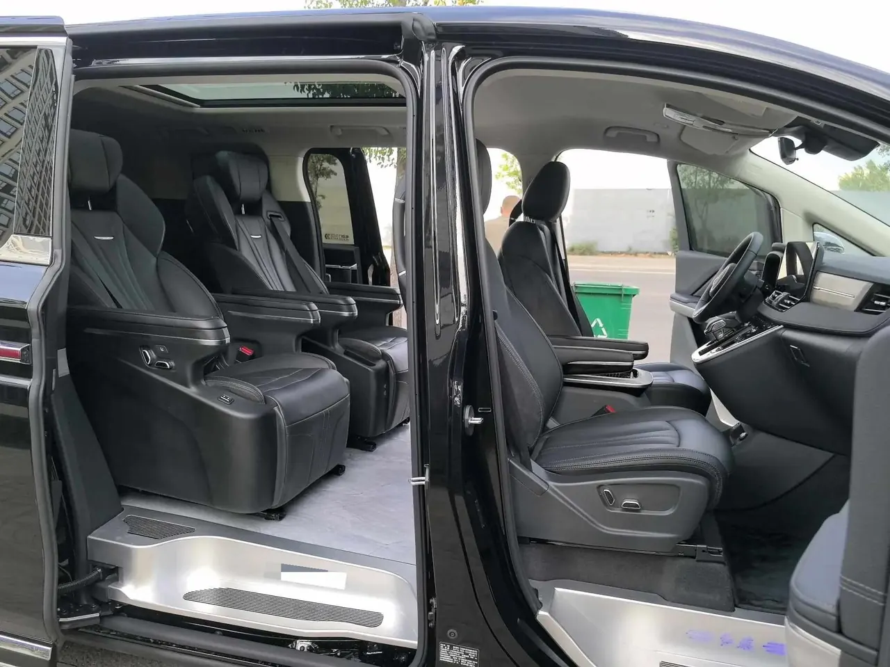 HongQi 2024 HQ9 PHEV 2.0T 4WD Business Edition Welfare Edition Automatic Gear 10