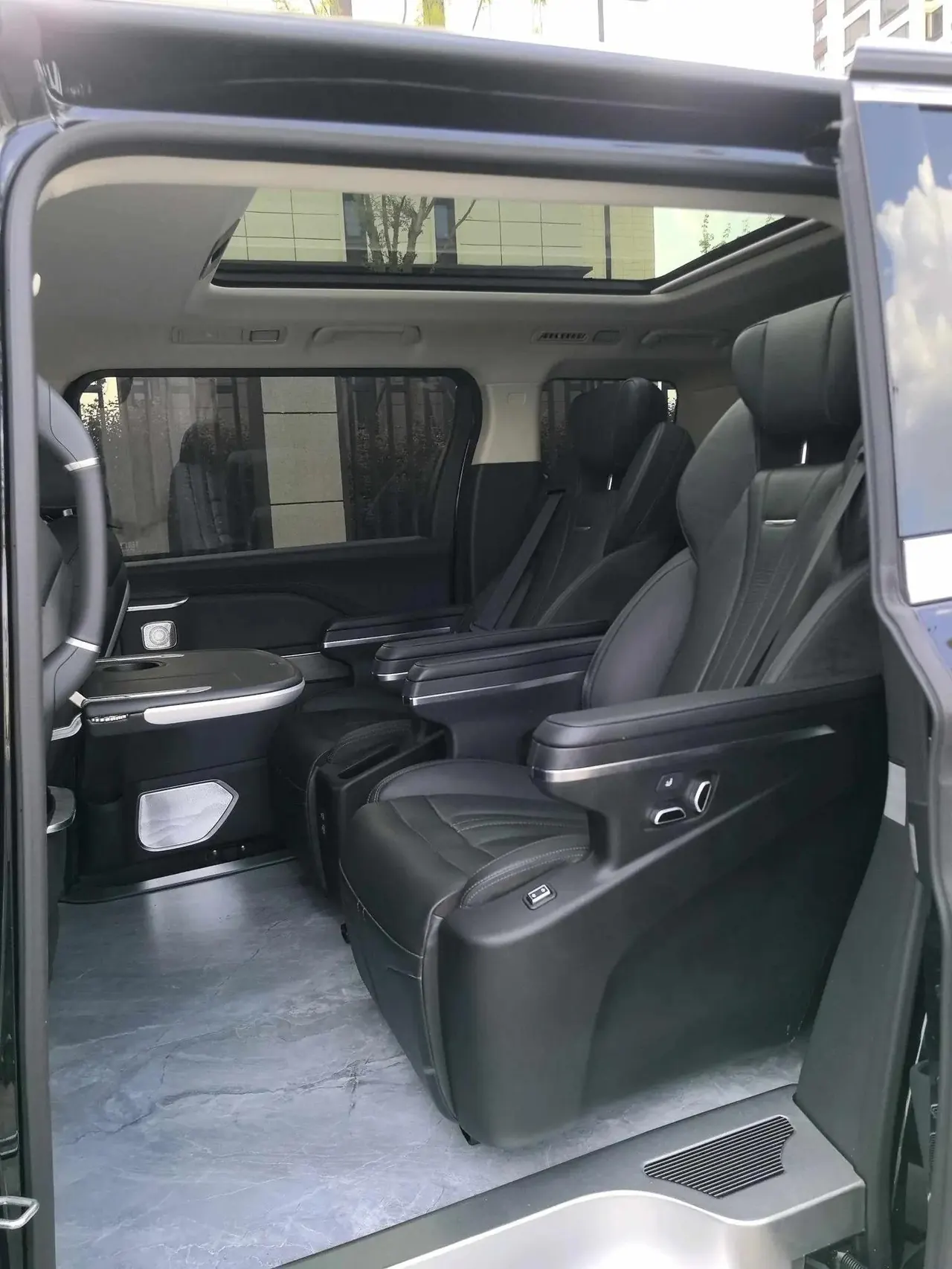HongQi 2024 HQ9 PHEV 2.0T 4WD Business Edition Welfare Edition Automatic Gear 11