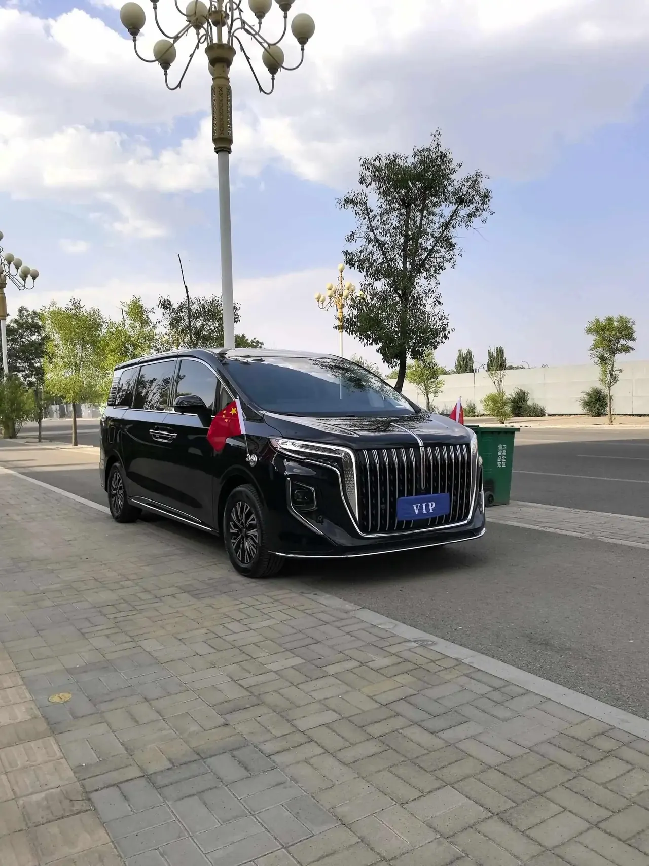 HongQi 2024 HQ9 PHEV 2.0T 4WD Business Edition Welfare Edition Automatic Gear 3