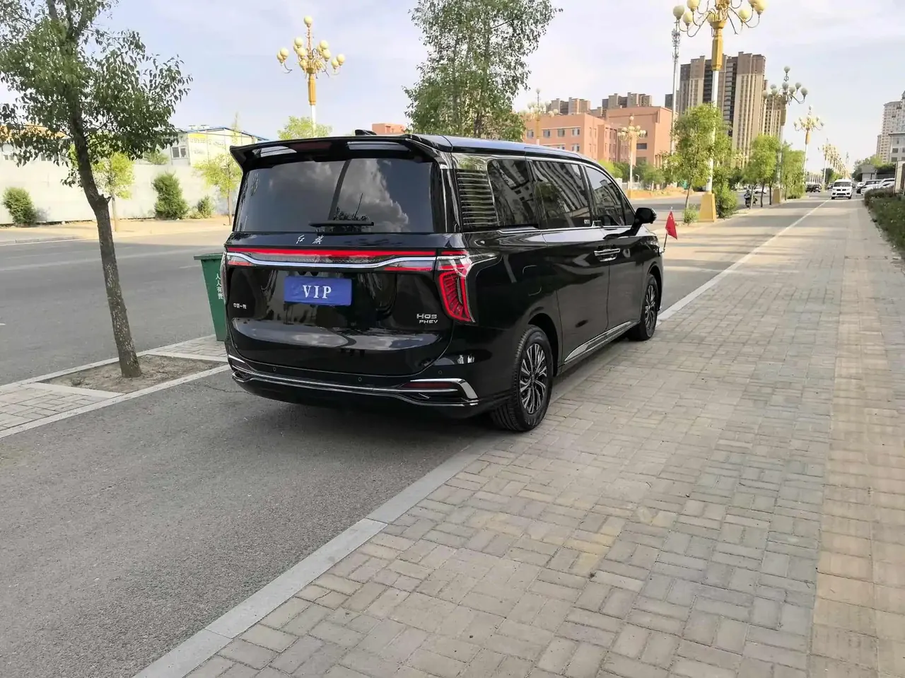 HongQi 2024 HQ9 PHEV 2.0T 4WD Business Edition Welfare Edition Automatic Gear 5
