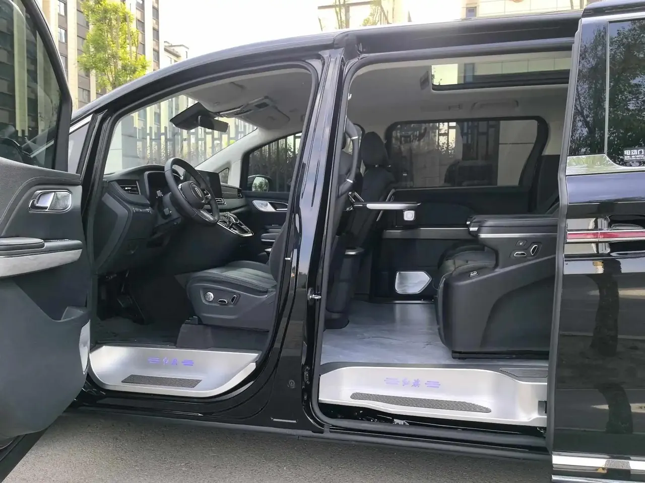 HongQi 2024 HQ9 PHEV 2.0T 4WD Business Edition Welfare Edition Automatic Gear 9