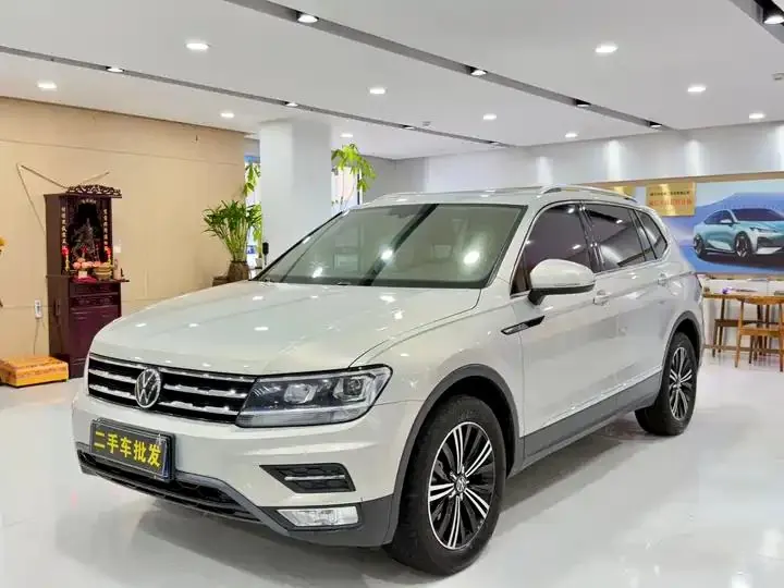 Tiguan L 2020 330TSI Automatic Two-Drive Panoramic Comfort Edition VI - View 1