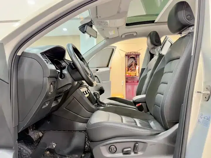 Tiguan L 2020 330TSI Automatic Two-Drive Panoramic Comfort Edition VI 10