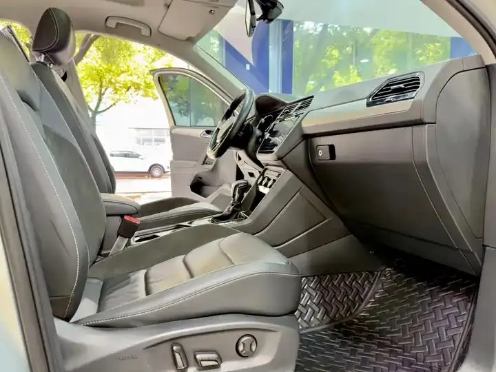 Tiguan L 2020 330TSI Automatic Two-Drive Panoramic Comfort Edition VI 13