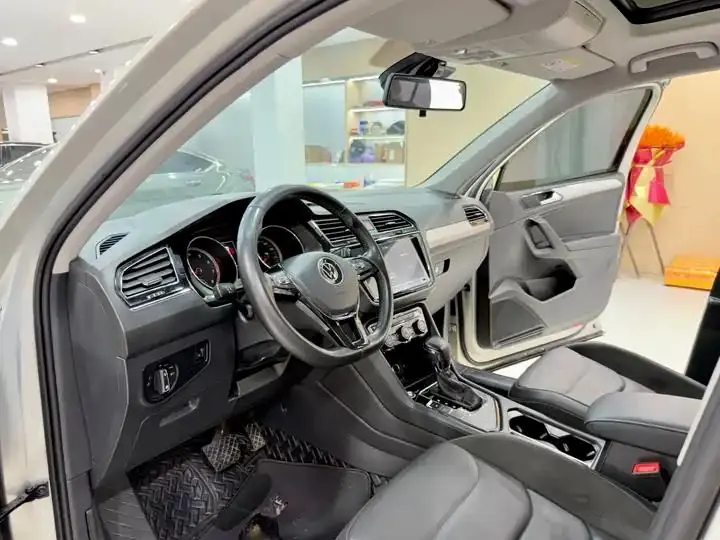 Tiguan L 2020 330TSI Automatic Two-Drive Panoramic Comfort Edition VI 4
